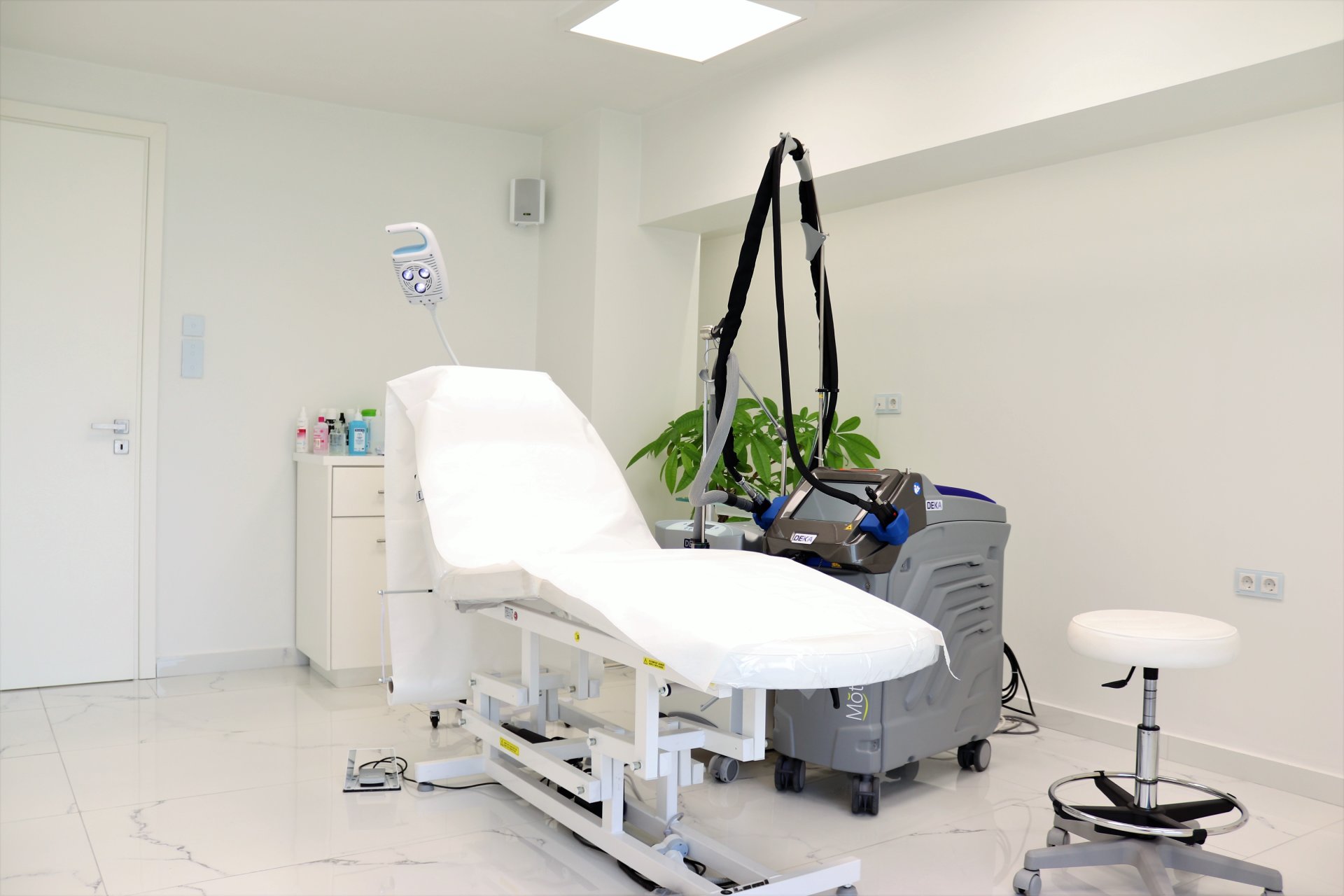 Τελευταίας τεχνολογίας laser για απορτίχωση, αγγειακές βλάβες, μη-επεμβατική αναζωογόνηση δέρματος κ.α. εφαρμογές